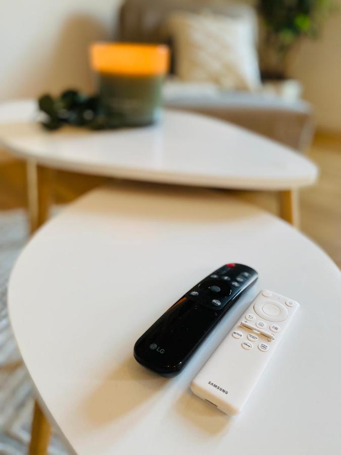 Home Cinema - Balcony - Wi-Fi & Streams Magdeburg Eksteriør billede